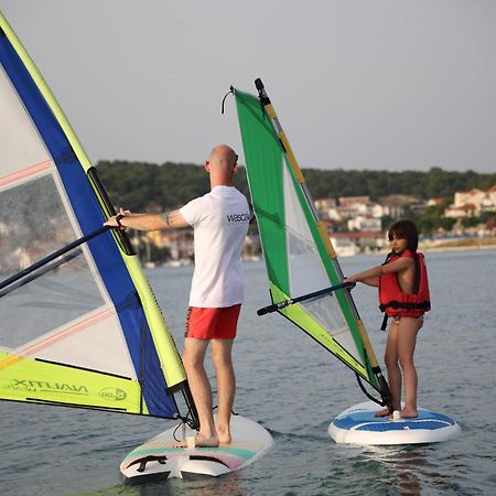 Mobilheim Andrea Wunderschoene Ferienwohnung Direkt Am Meer Jezera Luaran gambar