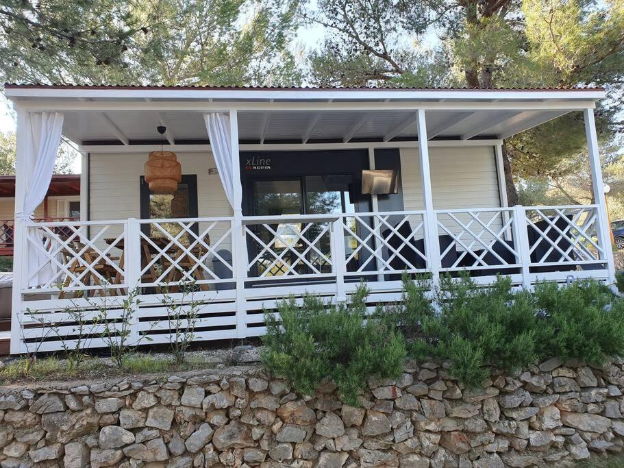 Mobilheim Andrea Wunderschoene Ferienwohnung Direkt Am Meer Jezera Luaran gambar