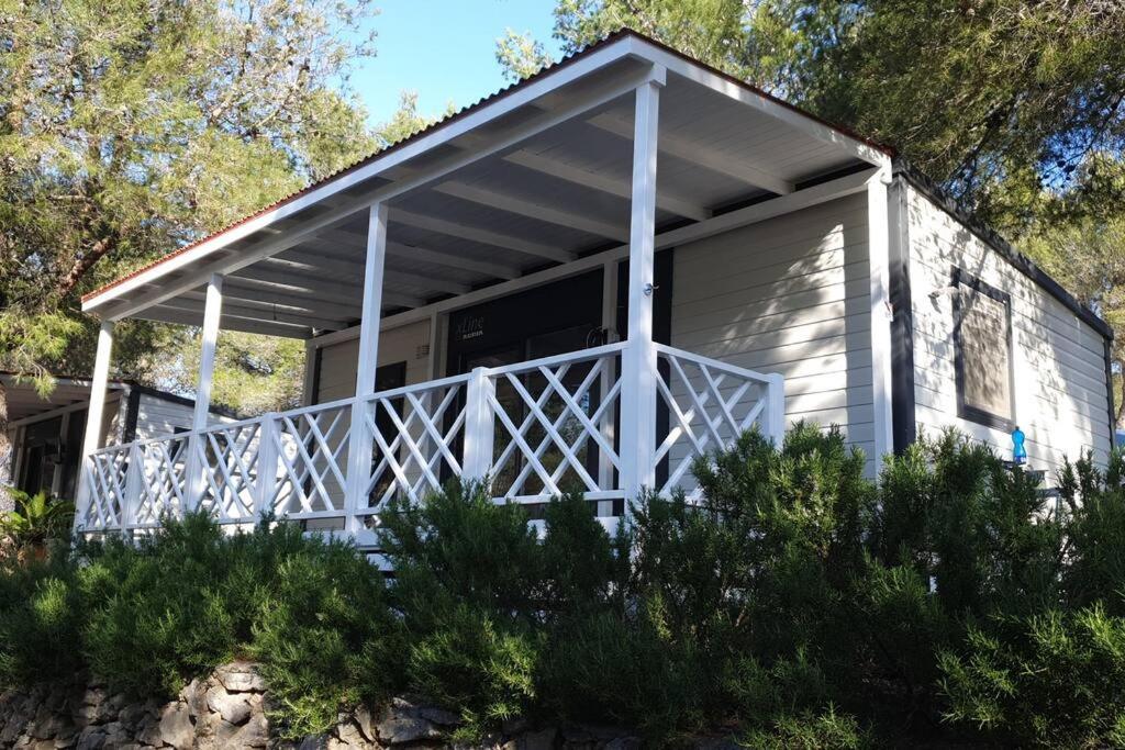 Mobilheim Andrea Wunderschoene Ferienwohnung Direkt Am Meer Jezera Luaran gambar