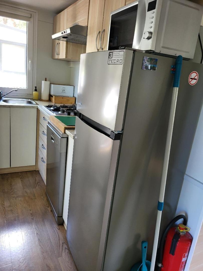 Mobilheim Andrea Wunderschoene Ferienwohnung Direkt Am Meer Jezera Luaran gambar