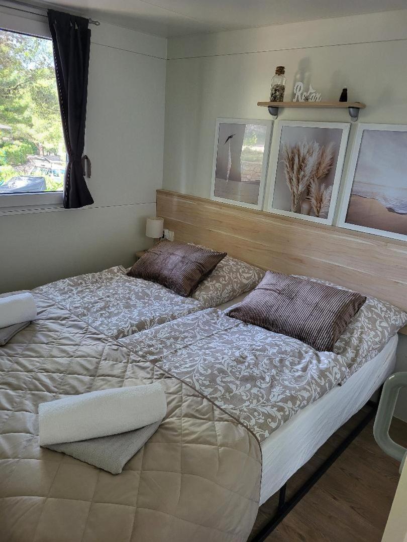 Mobilheim Andrea Wunderschoene Ferienwohnung Direkt Am Meer Jezera Luaran gambar