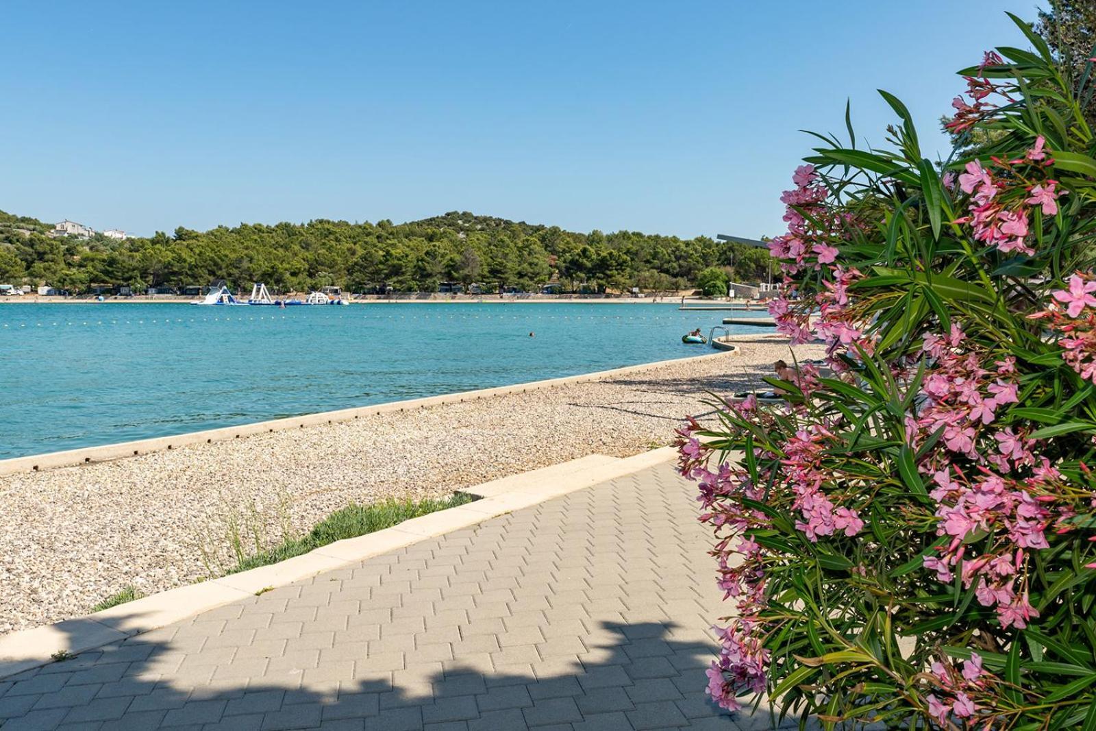 Mobilheim Andrea Wunderschoene Ferienwohnung Direkt Am Meer Jezera Luaran gambar